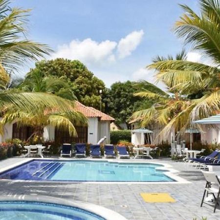 Condominio Atlantis Coveñas Eksteriør bilde